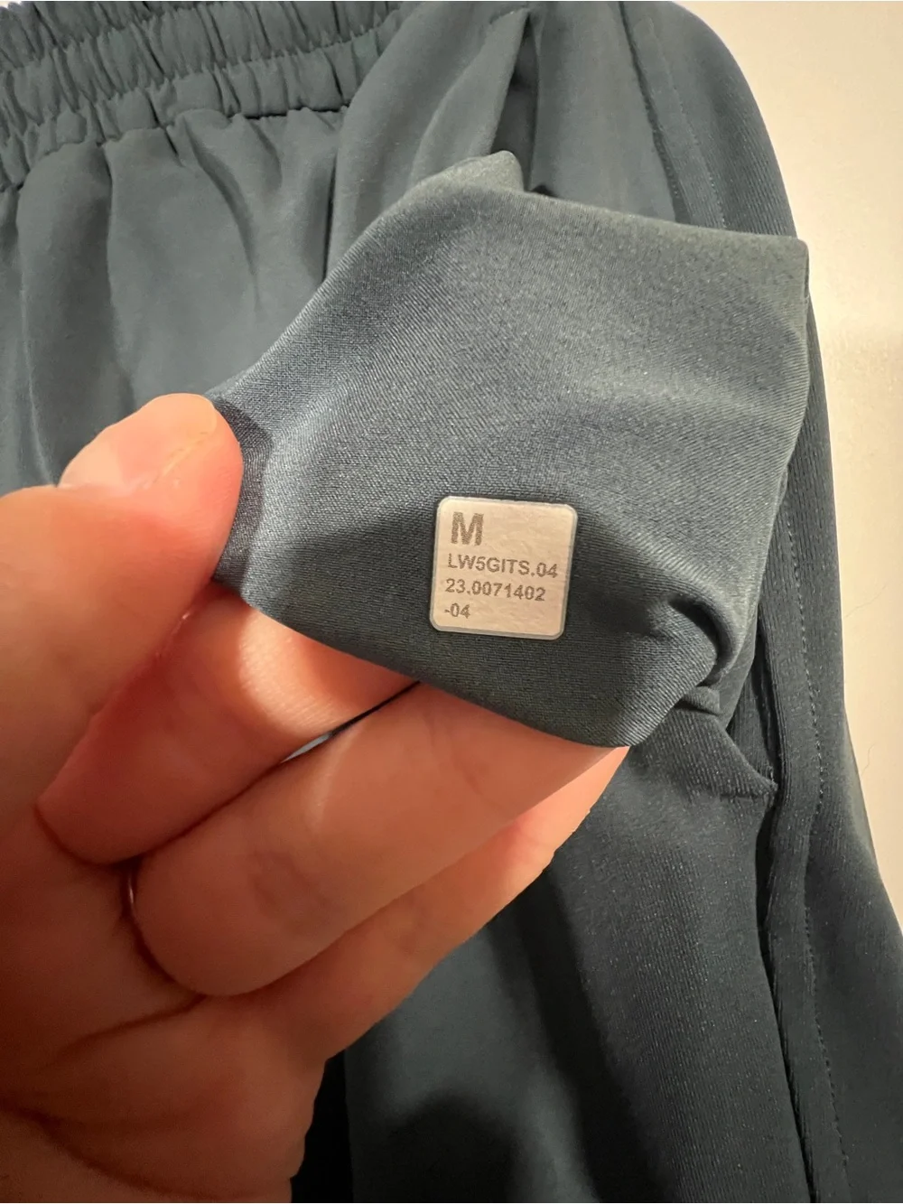 Lululemon Tapered-Leg Mid-Rise Pants 7/8 Length Luxstreme Size Medium Iron Blue